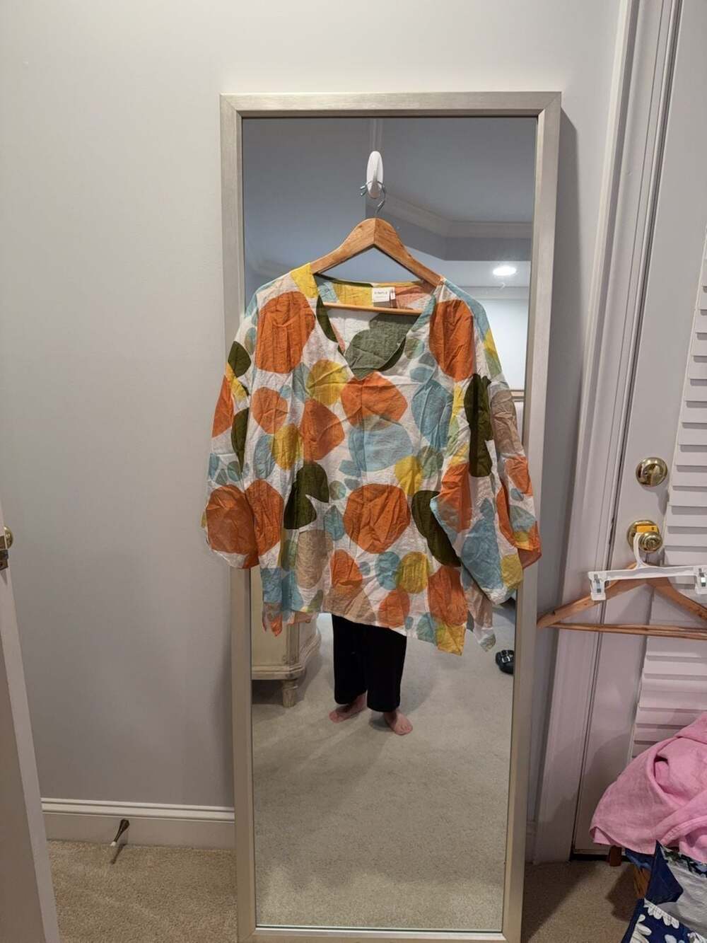 Simple by Suzanne Betro Abstract Print V-Neck Blouse Size S